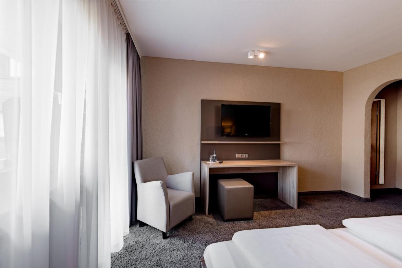 Donzdorf Hotel & Restaurant Becher מראה חיצוני תמונה