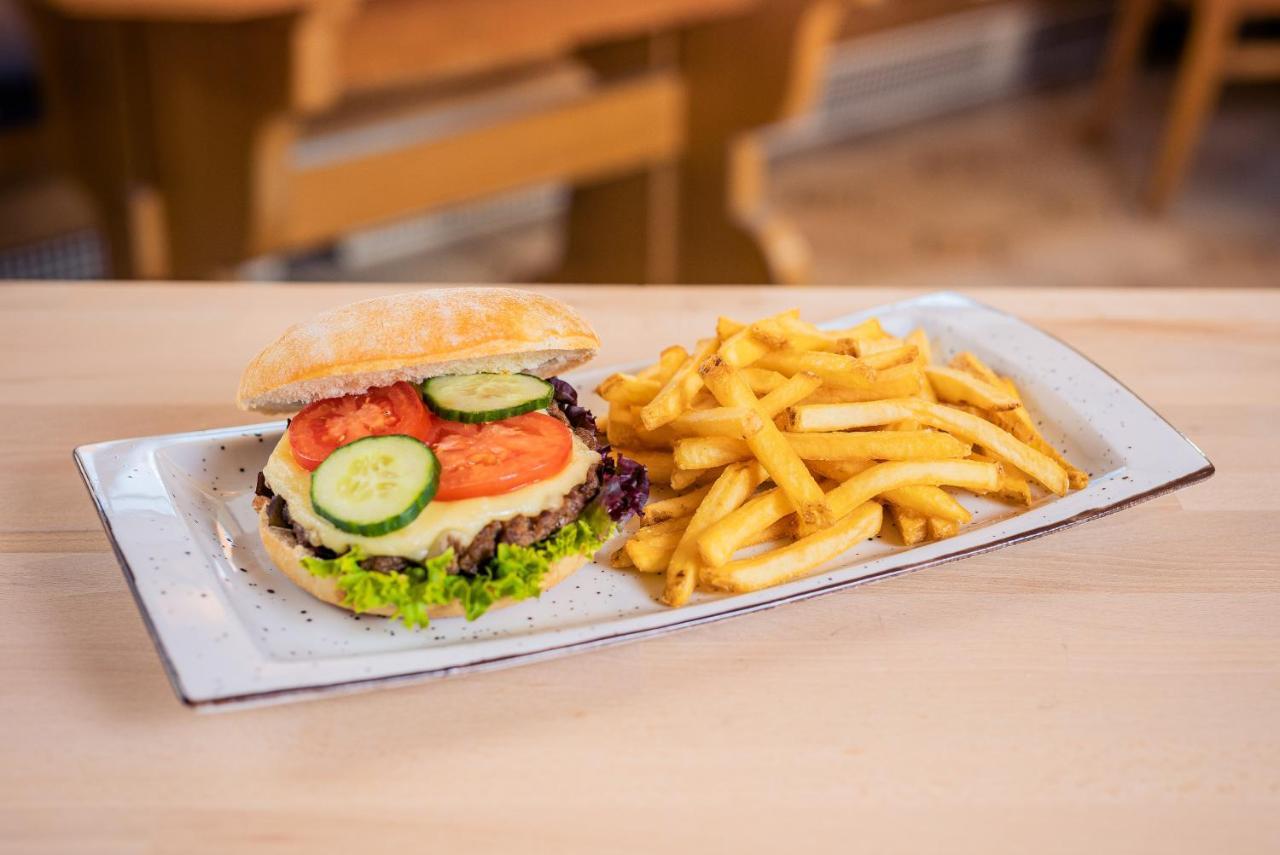 Donzdorf Hotel & Restaurant Becher מראה חיצוני תמונה